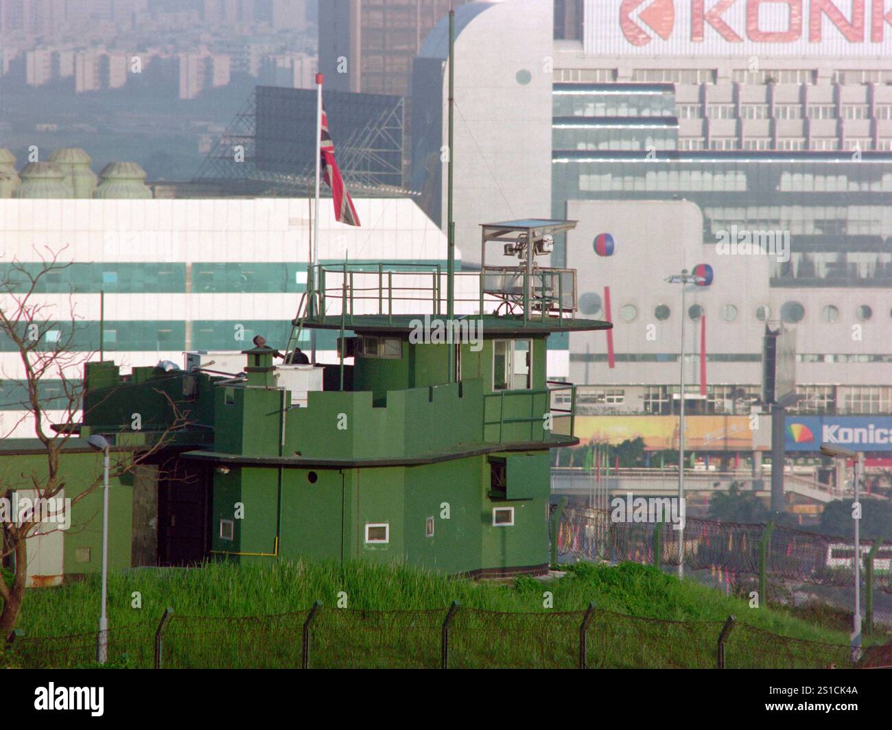 洋書 Hong Kong’s Transitions, 1842–1997 Hong Kong's Transitions, 1842–1997 | SpringerLink