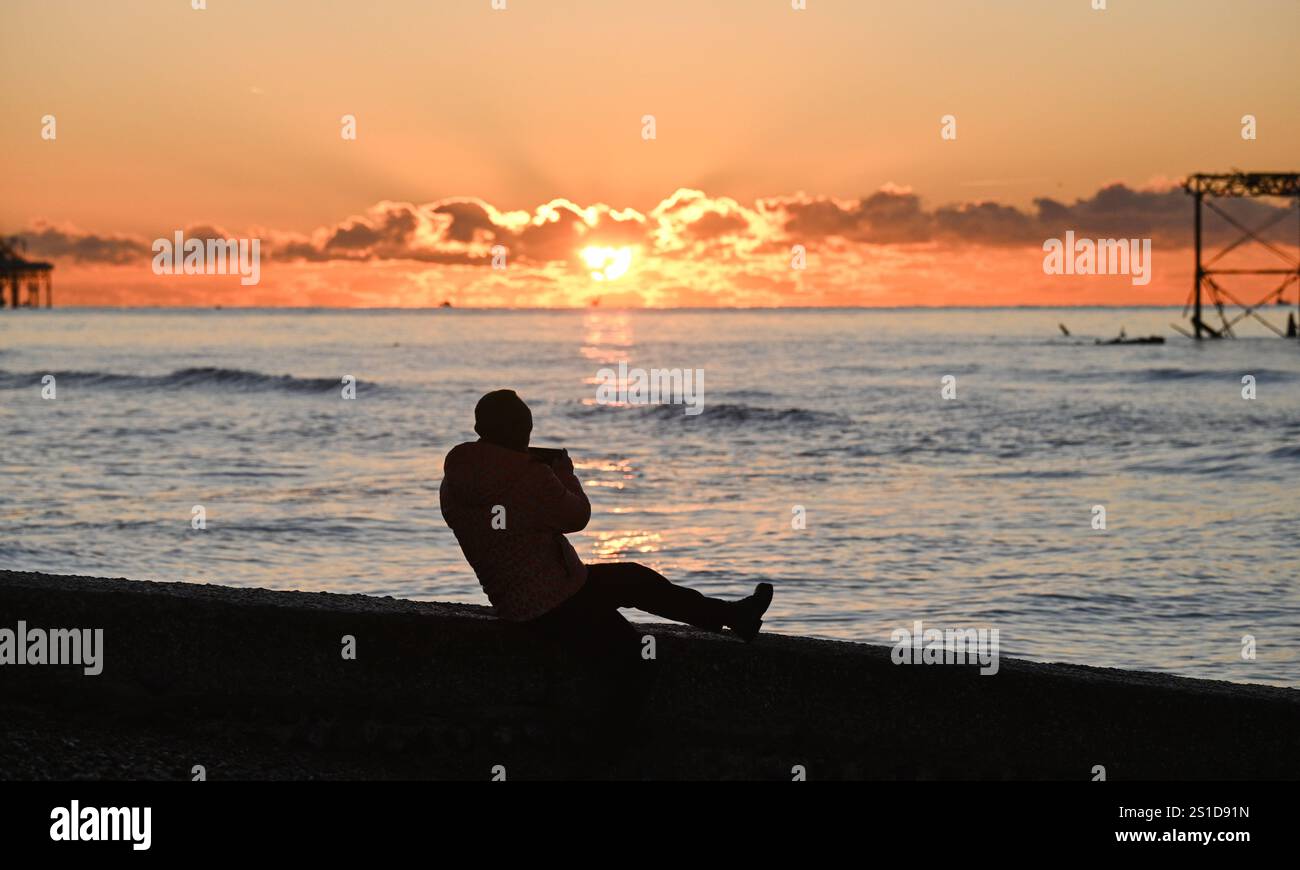 Brighton UK 3rd January 2025 Time to watch the sunrise on a freezing