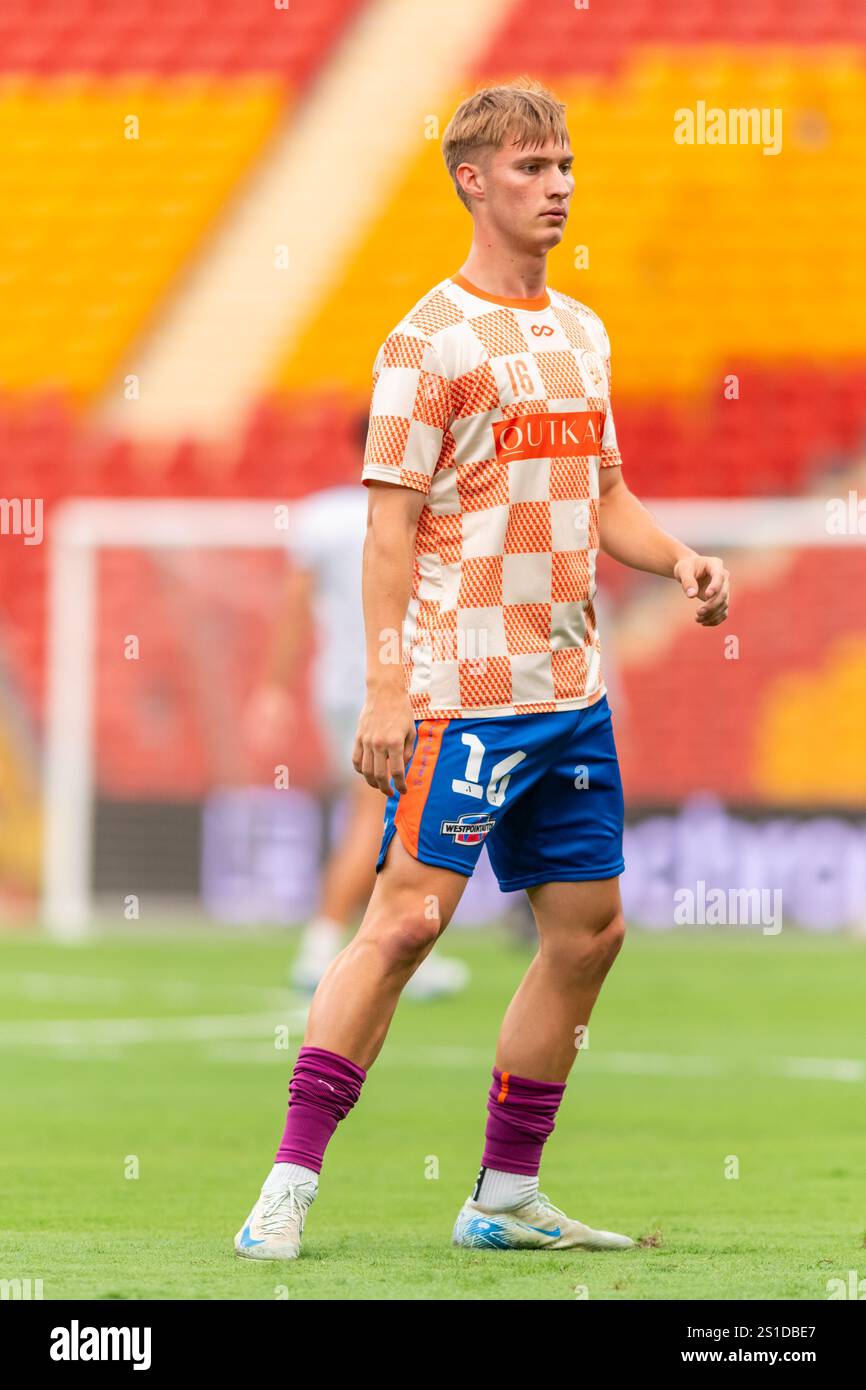 Thomas Waddingham of Brisbane Roar warm up during the round twelve A