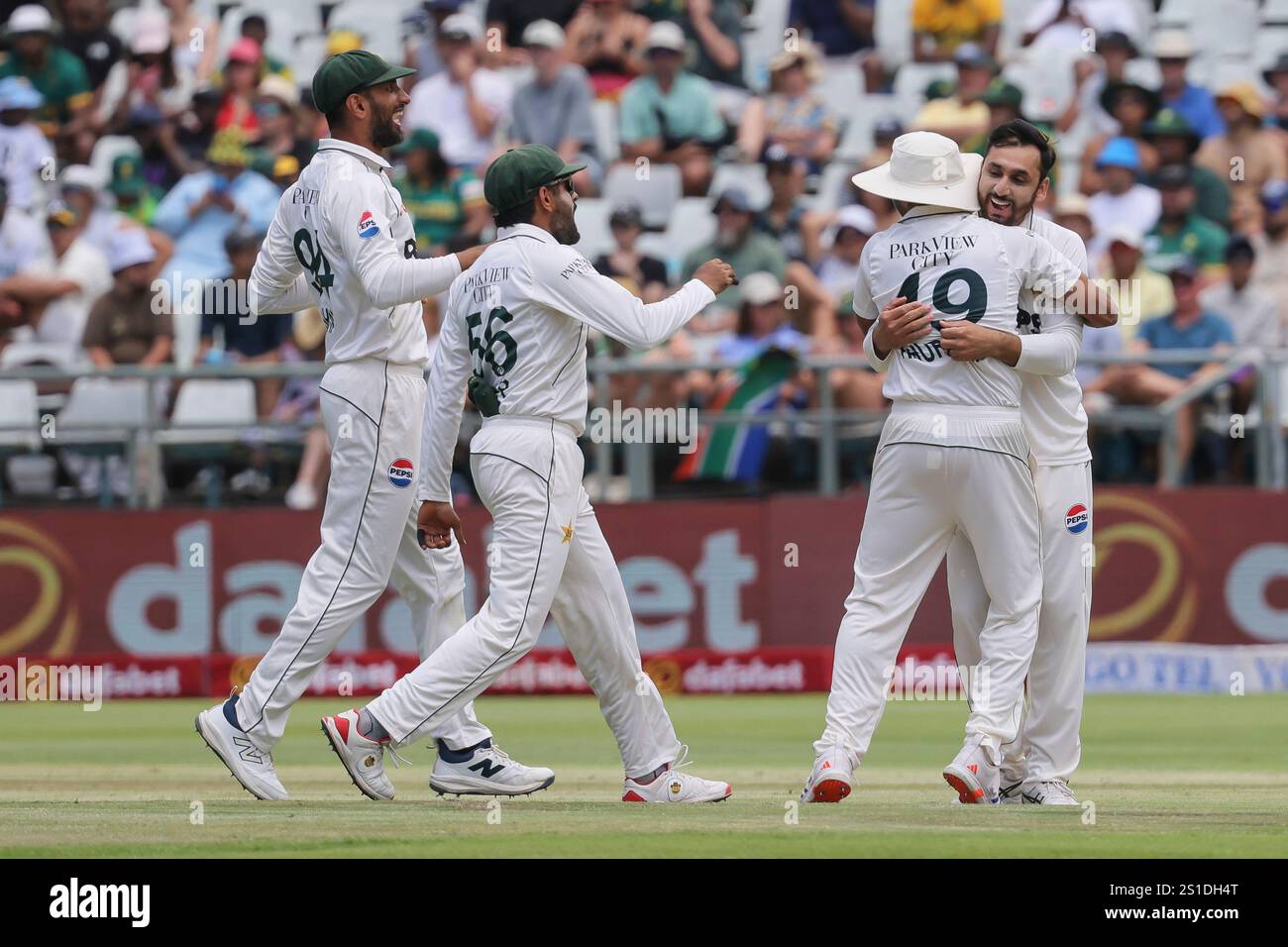 Pakistan players celebrate the wicket of South African batsman Tristan