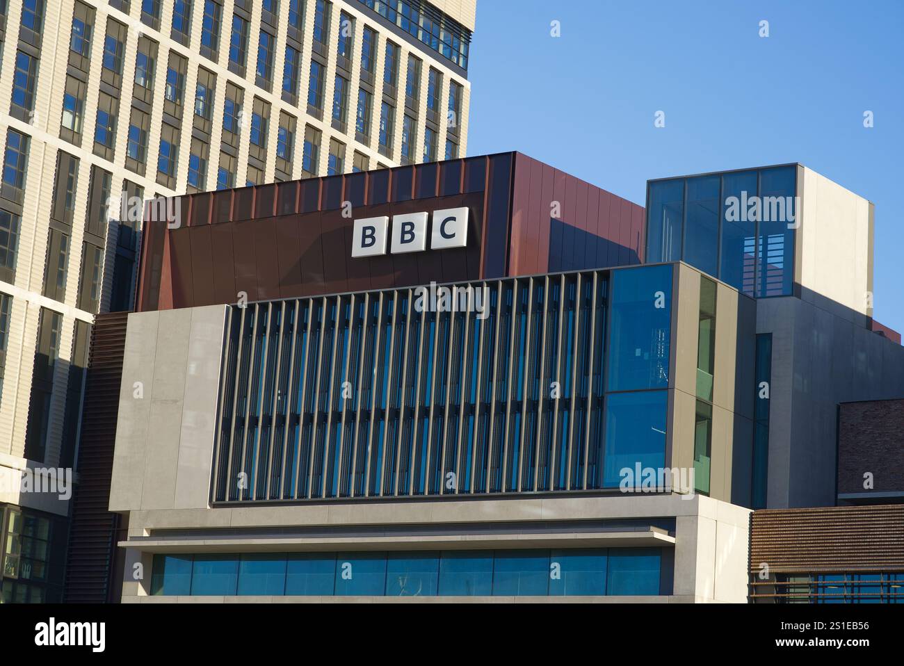 Bbc logo building hi-res stock photography and images - Alamy