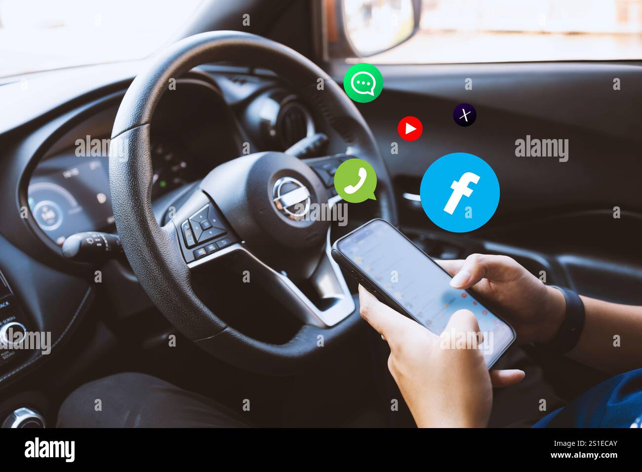 Mobile phone use while driving safety campaign hi-res stock photography ...