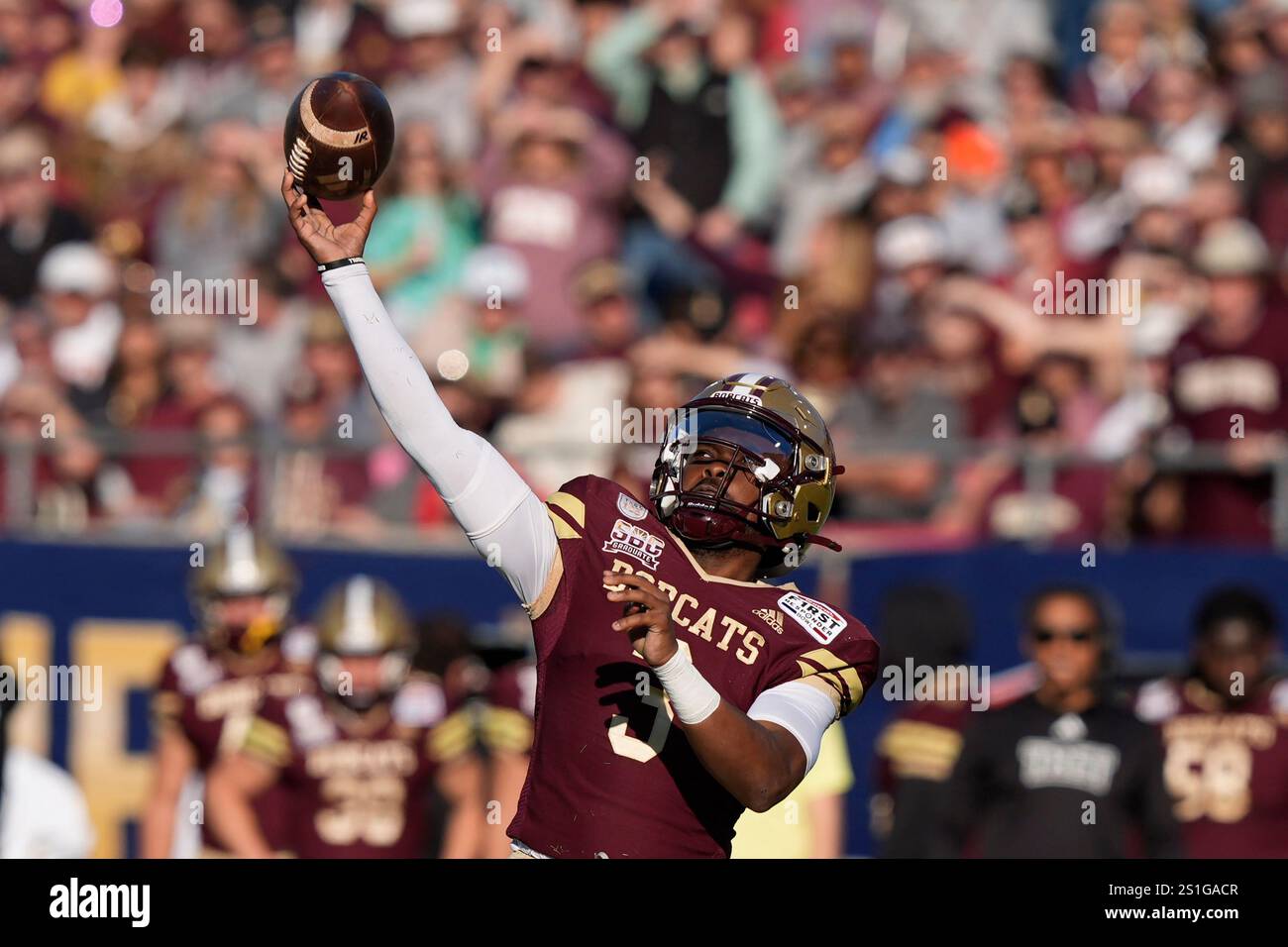 Texas State quarterback Jordan McCloud (3) passes during the first half