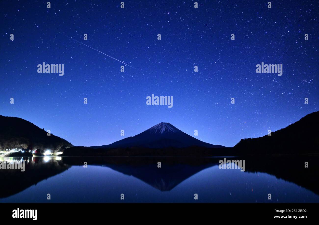 A photo shows Quadrantids meteor shower reaches its peak, and a