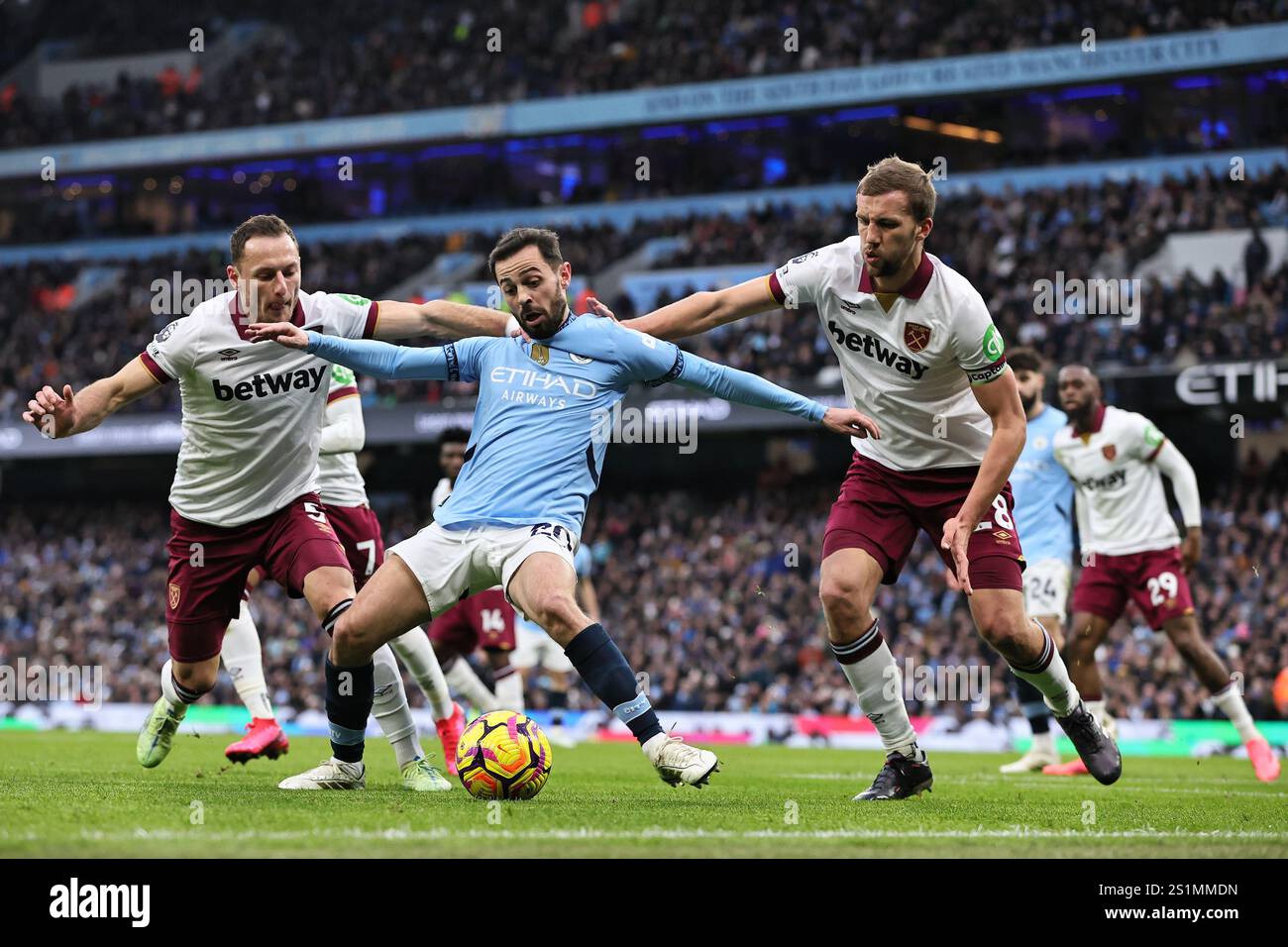 Manchester, UK. 04th Jan, 2025. Bernardo Silva of Manchester City