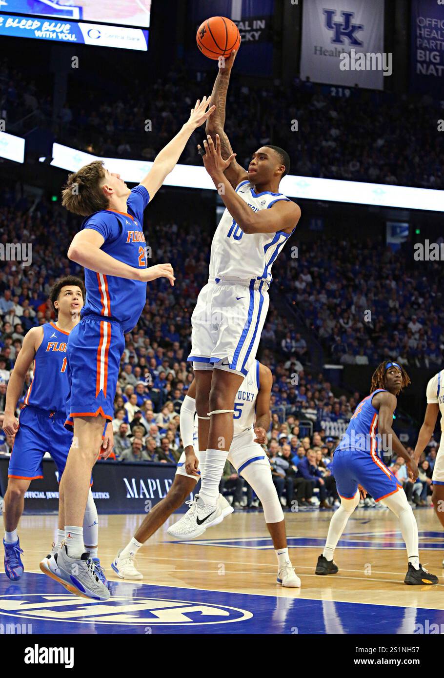LEXINGTON, KY - JANUARY 04 - Kentucky Wildcats forward Brandon Garrison ...