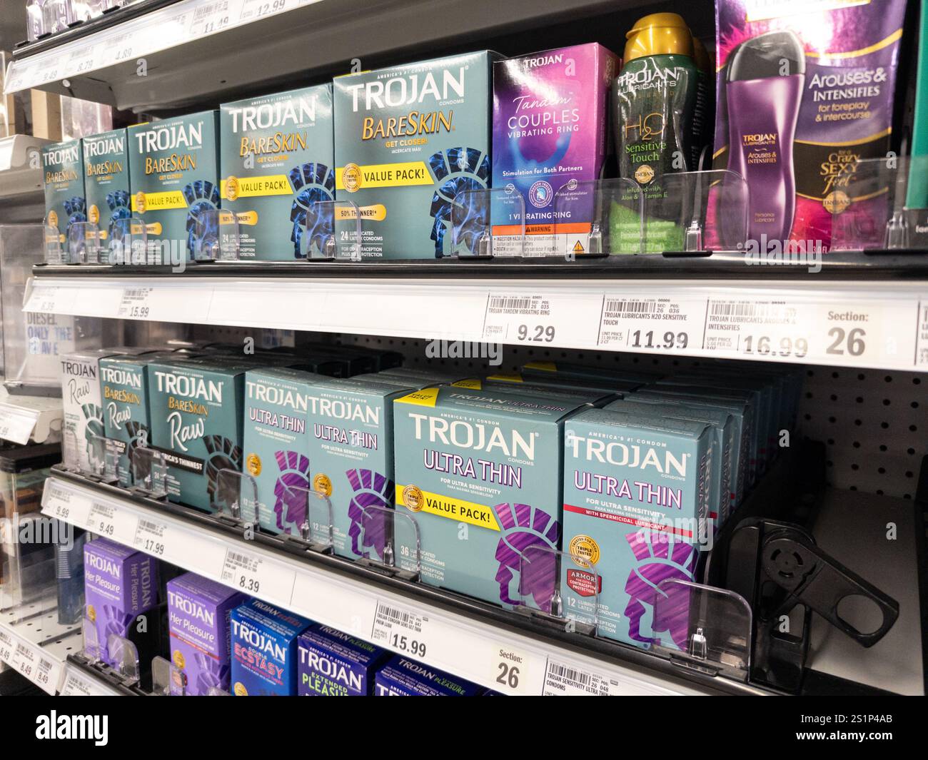 Pharmacy aisle shelves usa hi-res stock photography and images - Alamy Pharmacy aisle shelves usa hi-res stock photography and images - Alamy