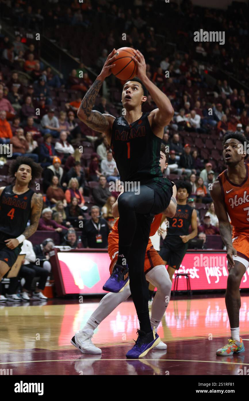 January 4, 2025 Miami (Fl) Hurricanes center Lynn Kidd (1) shoots a