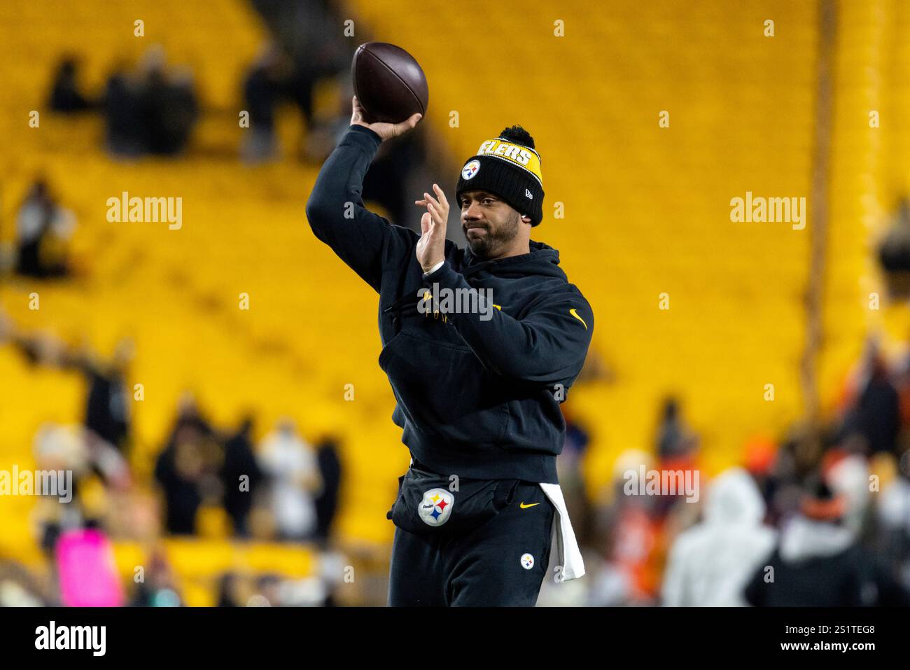 Pittsburgh Steelers quarterback Russell Wilson (3) warms up before an