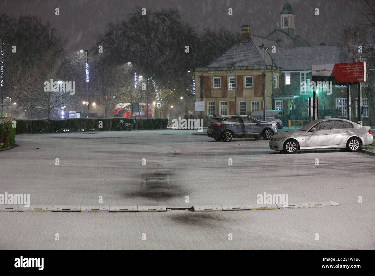 London, UK. 05 January 2025. UK Weather Snow fell in London overnight