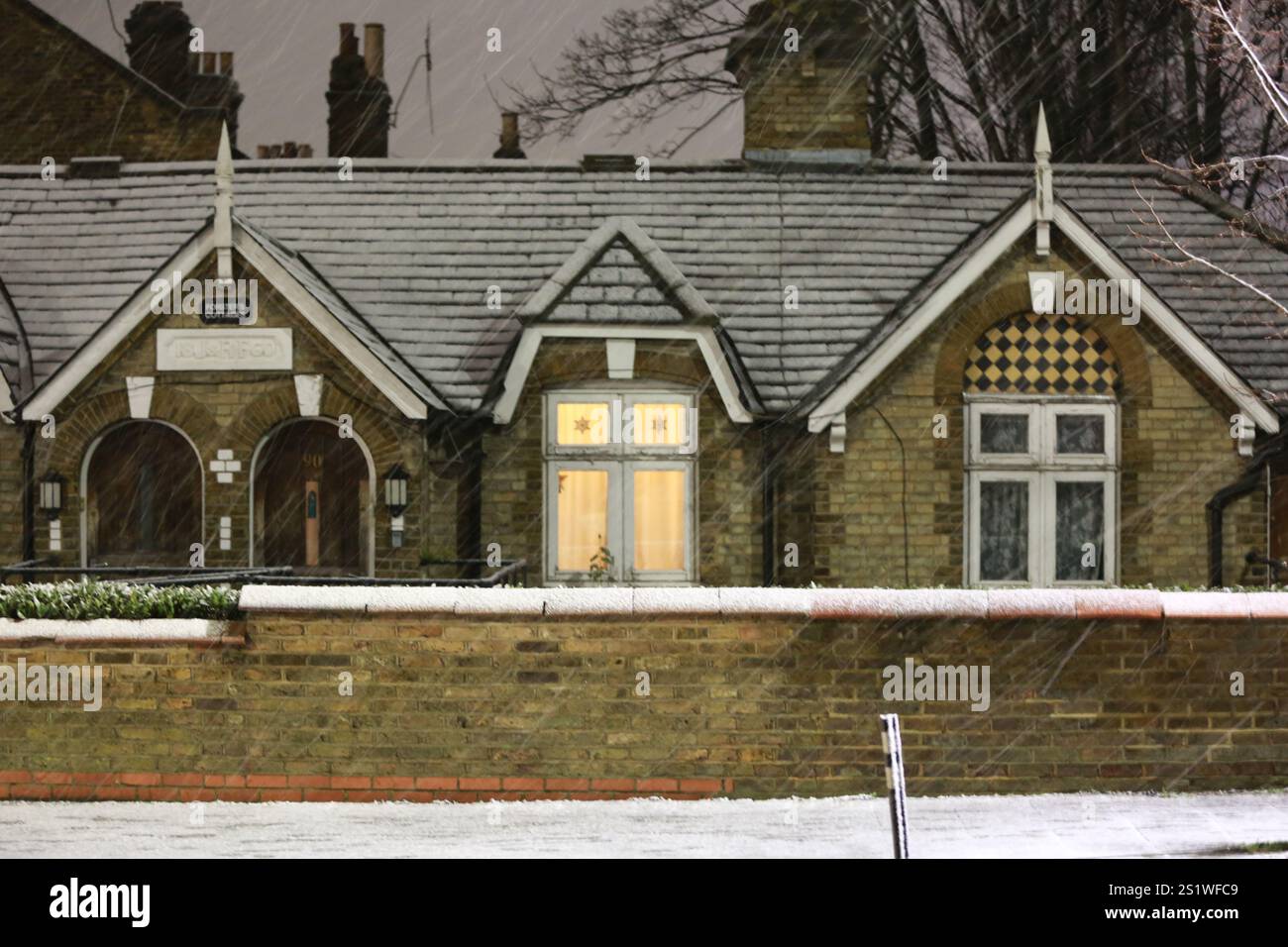 London, UK. 05 January 2025. UK Weather Snow fell in London overnight