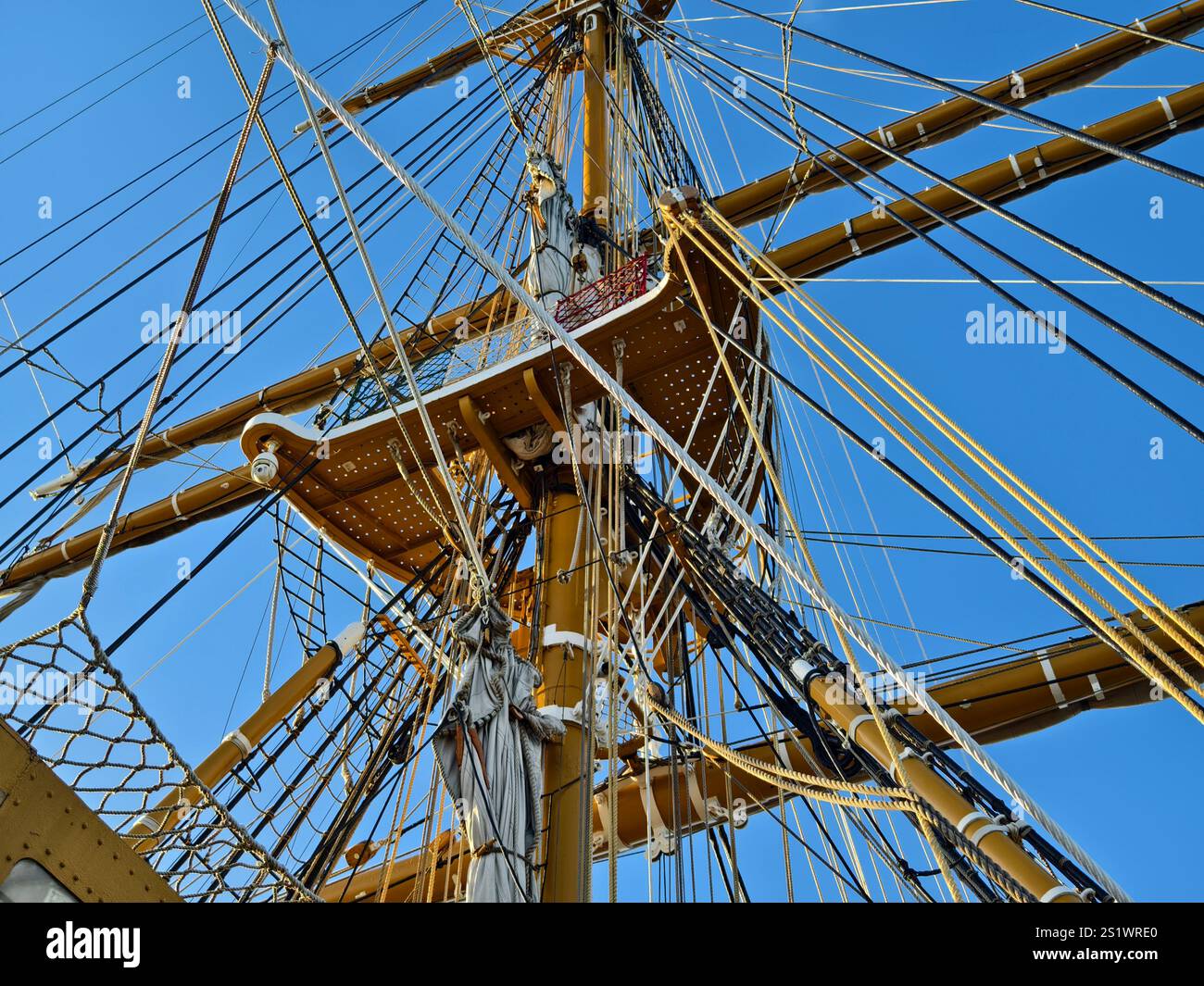 Ropes stretched across the masts of an old ship Stock Photo - Alamy