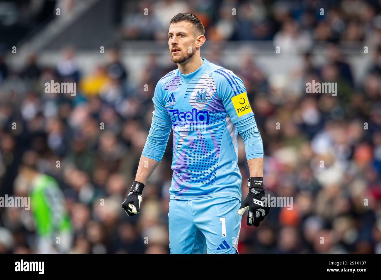 London, England, 4th January 2025. Newcastle United goalkeeper Martin