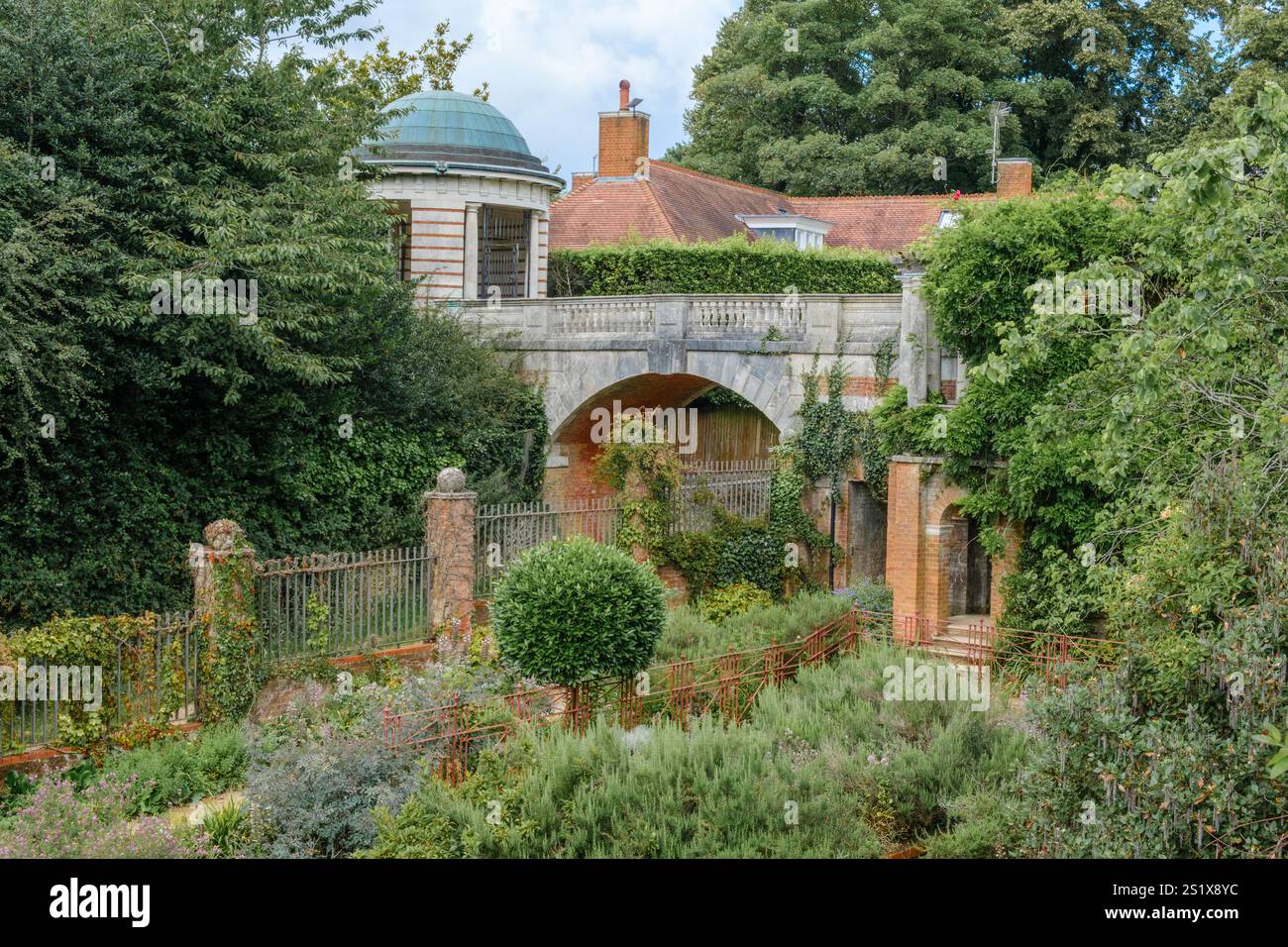 Hill Garden Bridge Listed Building Grade:II* at Hampstead Heath, Pergola and Hill Garden London. Stock Photo