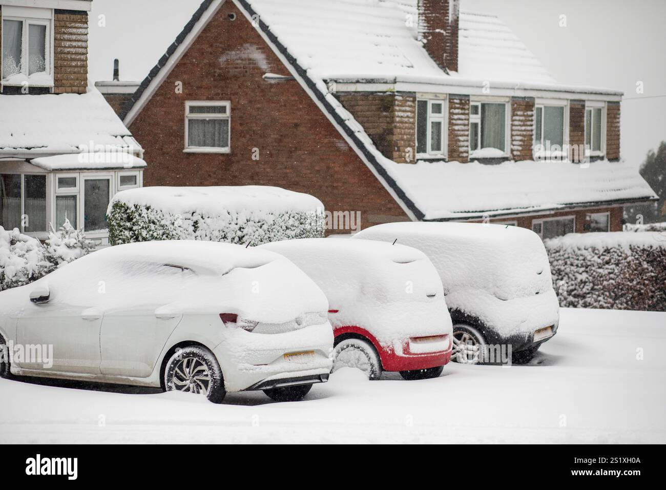 West Yorkshire, UK. 5th Jan, 2025. UK Weather. Heavy overnight snow in