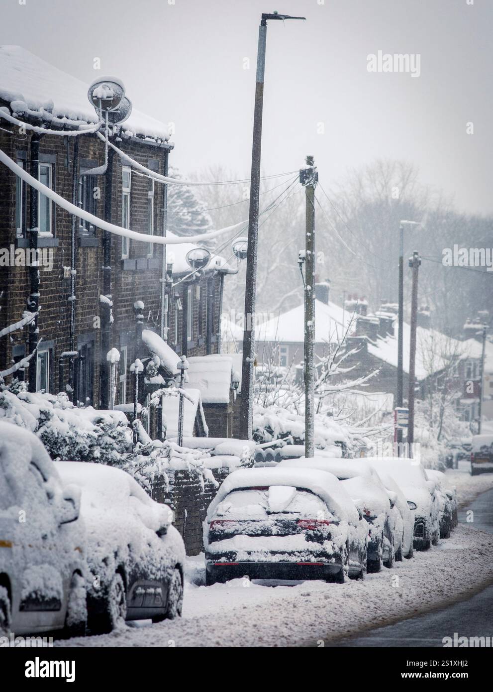 West Yorkshire, UK. 5th Jan, 2025. UK Weather. Heavy overnight snow in