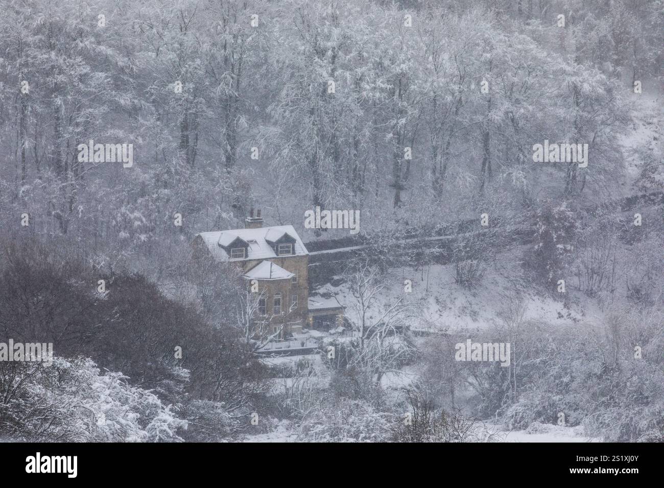 West Yorkshire, UK. 5th Jan, 2025. UK Weather. Heavy overnight snow in