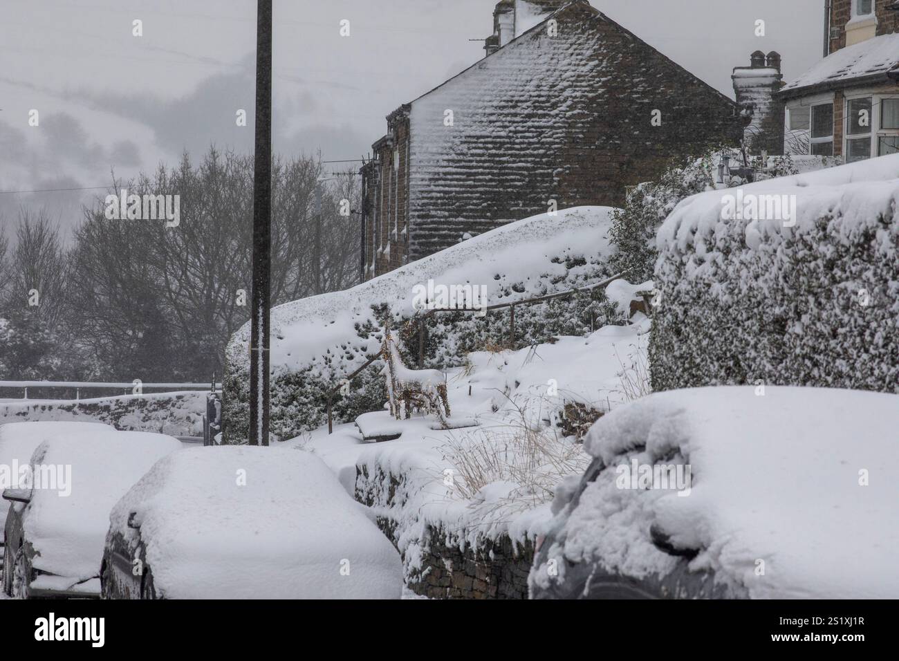 West Yorkshire, UK. 5th Jan, 2025. UK Weather. Heavy overnight snow in