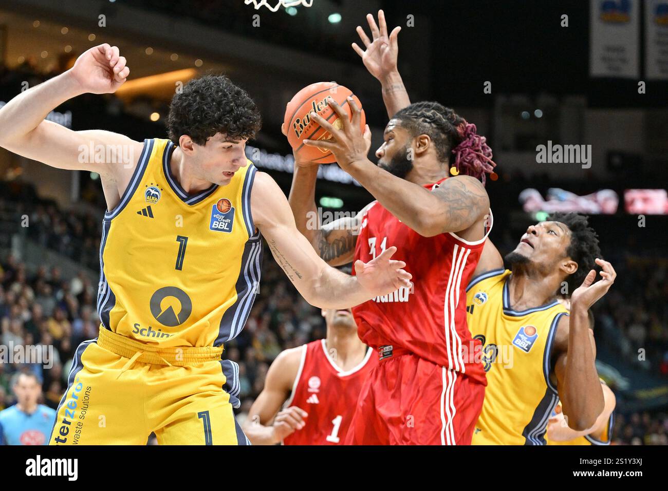 Devin Rauch Gabriele Procida (Alba Berlin, #01), Devin Booker (FC Bayern Muenchen ...