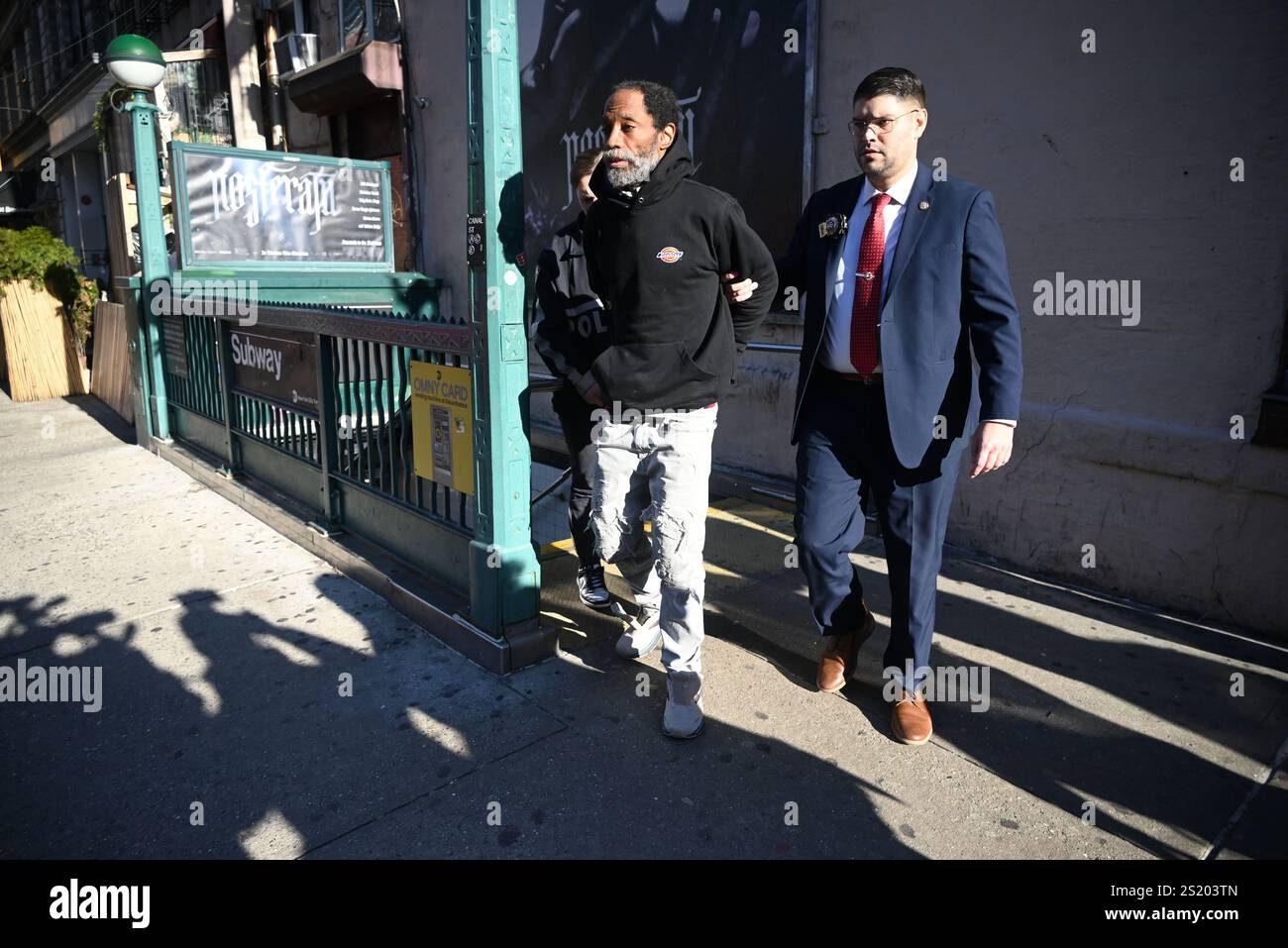 Tribeca, Manhattan, New York, Deer. 5th Jan, 2025. (new) 52yearold