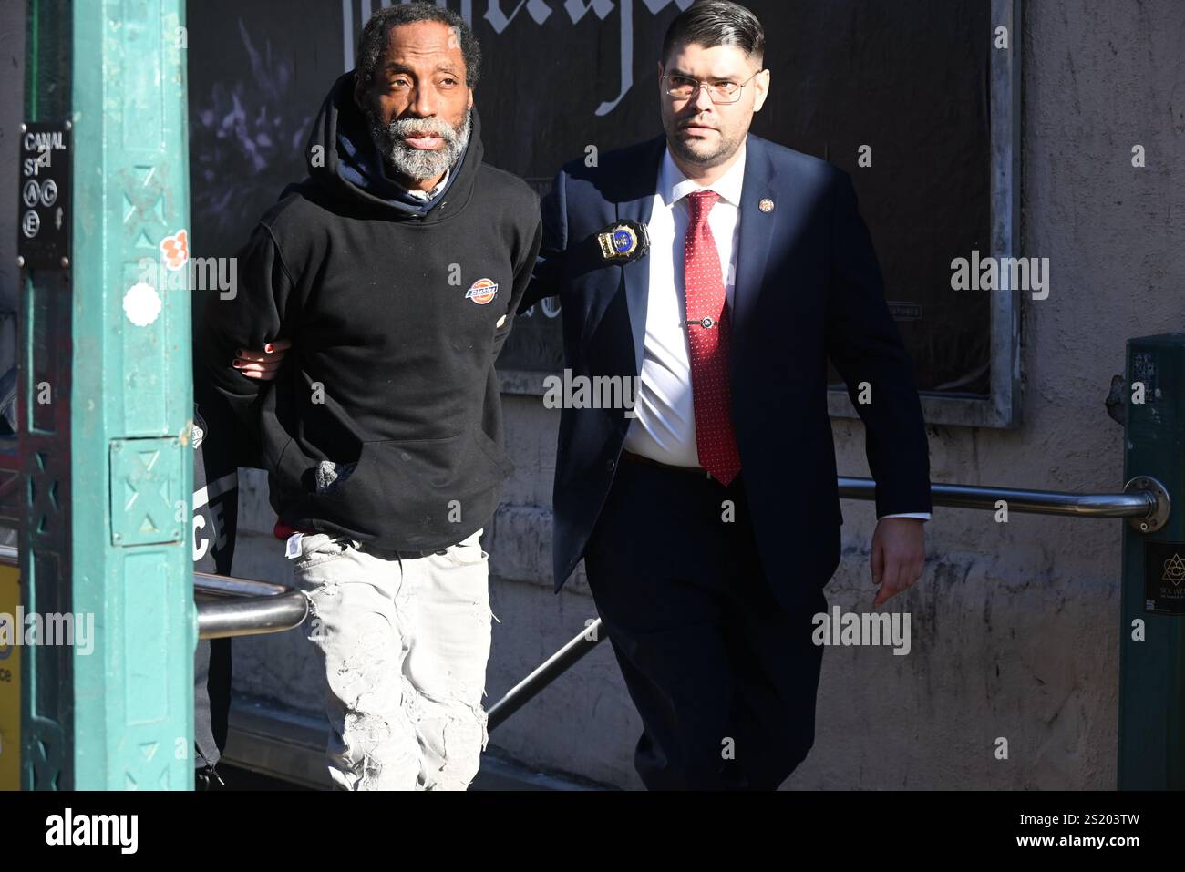Tribeca, Manhattan, New York, Deer. 5th Jan, 2025. (new) 52yearold