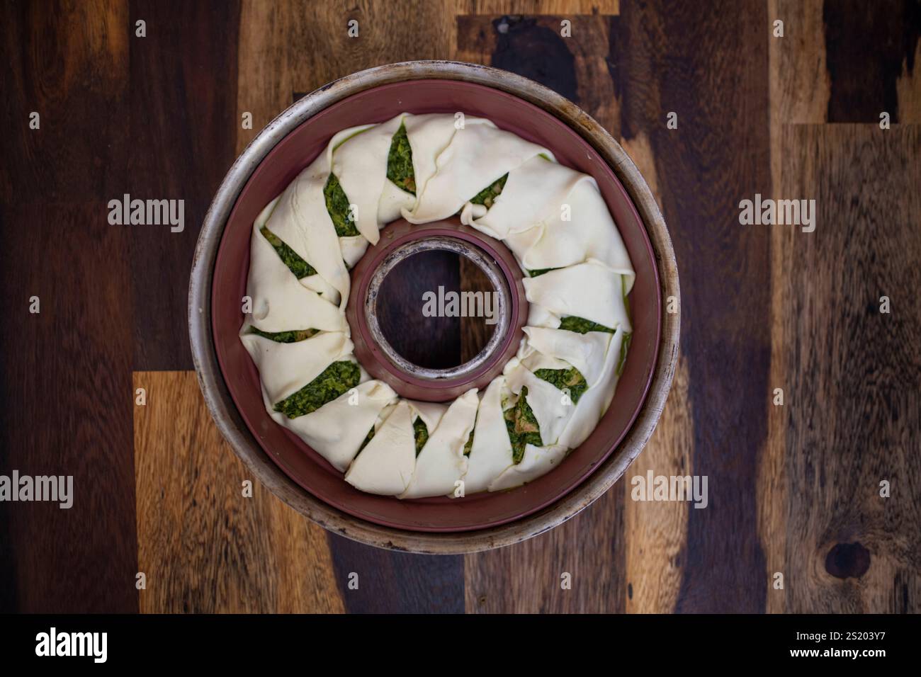 Campingküche Grünkohl im Blätterteigmantel mit Kassler und Gorgonzola ...