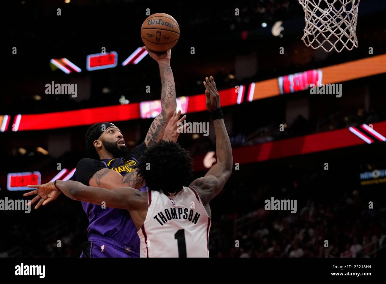 Los Angeles Lakers forward Anthony Davis (3) shoots against Houston ...