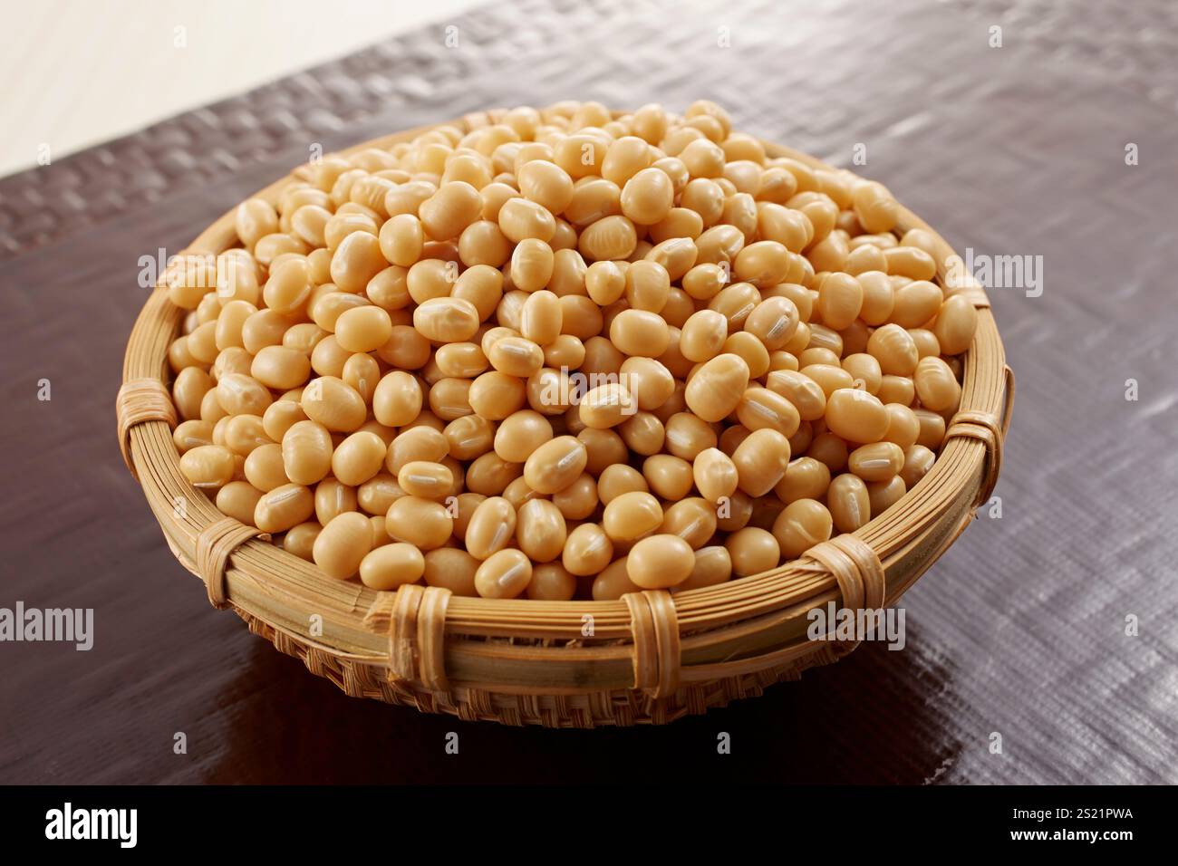White azuki beans Stock Photo - Alamy
