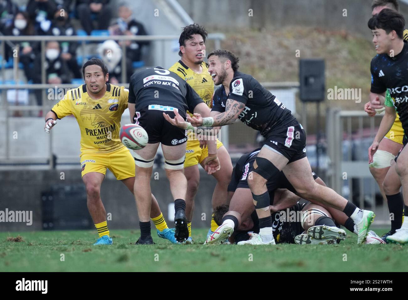 BlackRams' TJ Perenara during the 2024-25 Japan Rugby League One match ...