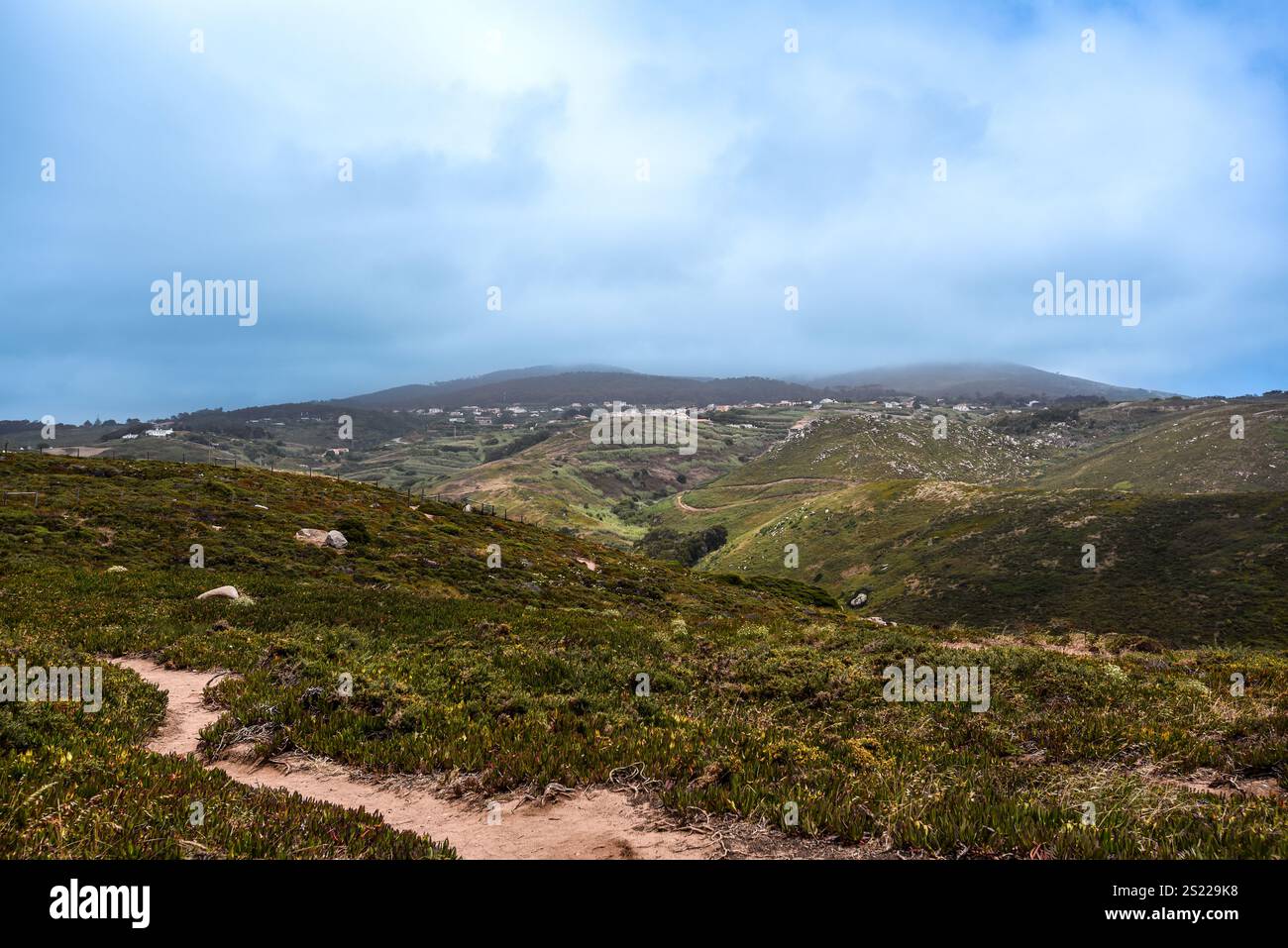 Cabo da roca portugal hiking hi-res stock photography and images - Alamy