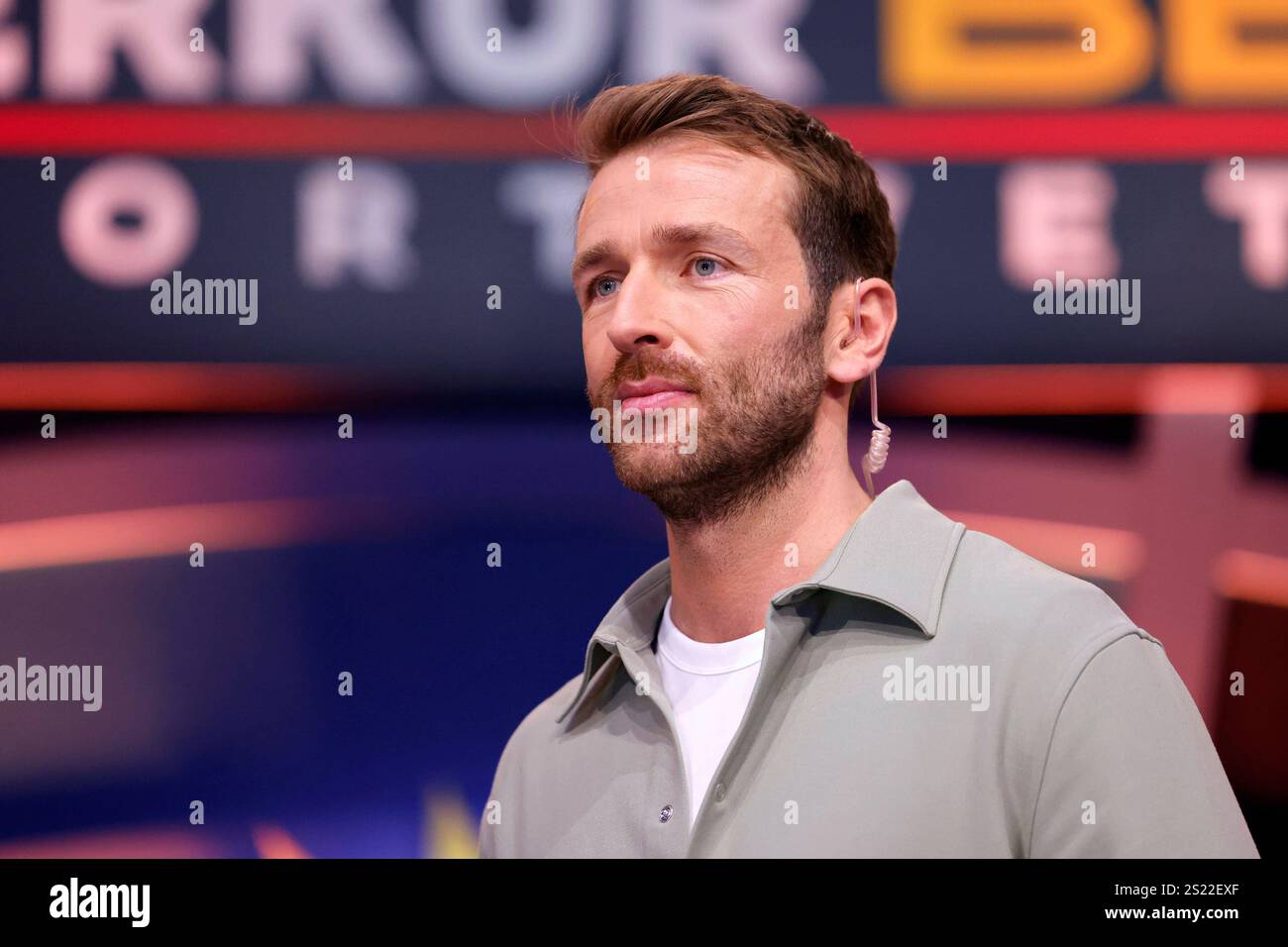 Moderator Christian Düren bei der Pro7 PromiDartsWM 2025 im Maritim