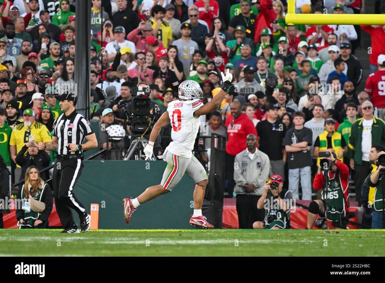 Ohio State Buckeyes linebacker Cody Simon (0) during the Rose Bowl game