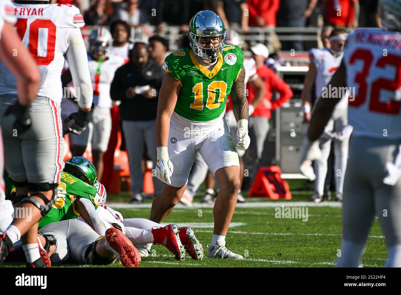 Oregon Ducks defensive end Matayo Uiagalelei (10) during the Rose Bowl