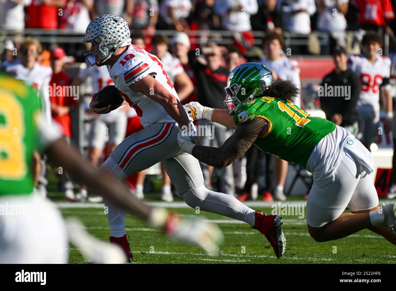 Oregon Ducks defensive end Matayo Uiagalelei (10) during the Rose Bowl
