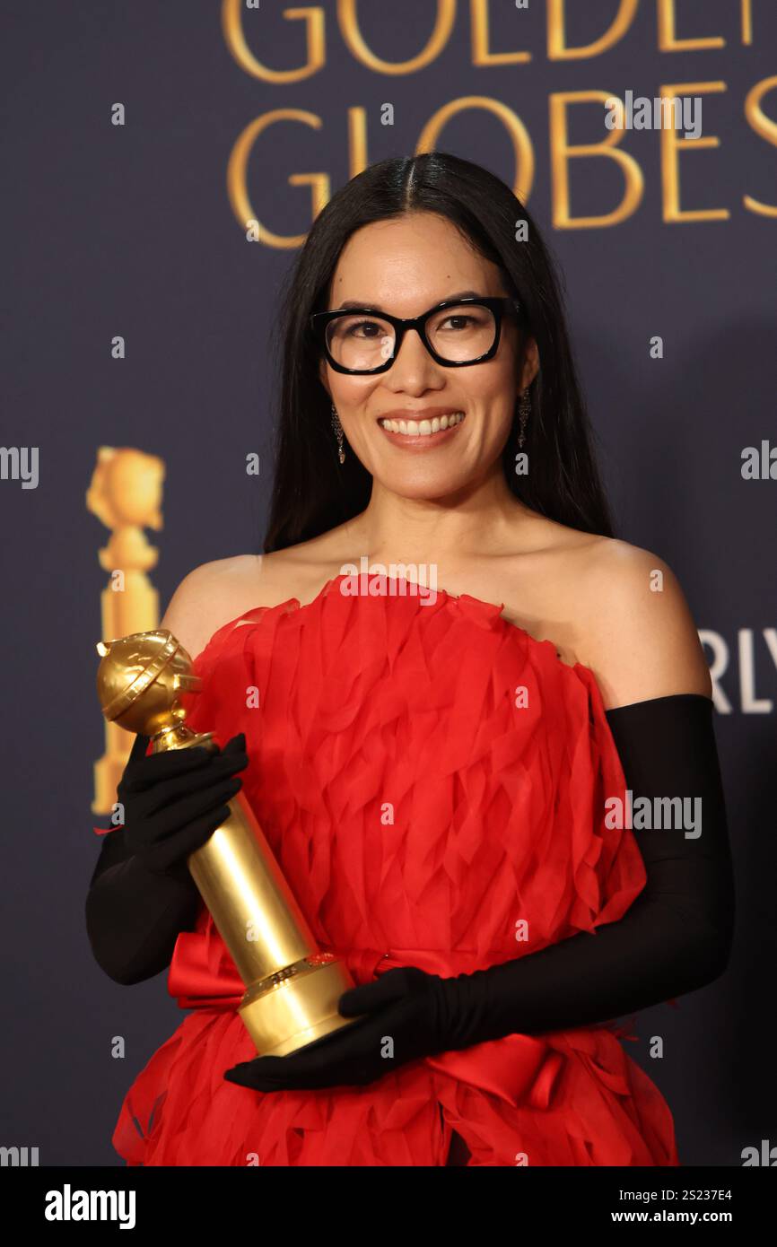 Beverly Hills, USA. 05th Jan, 2025. Ali Wong, winner of the Best