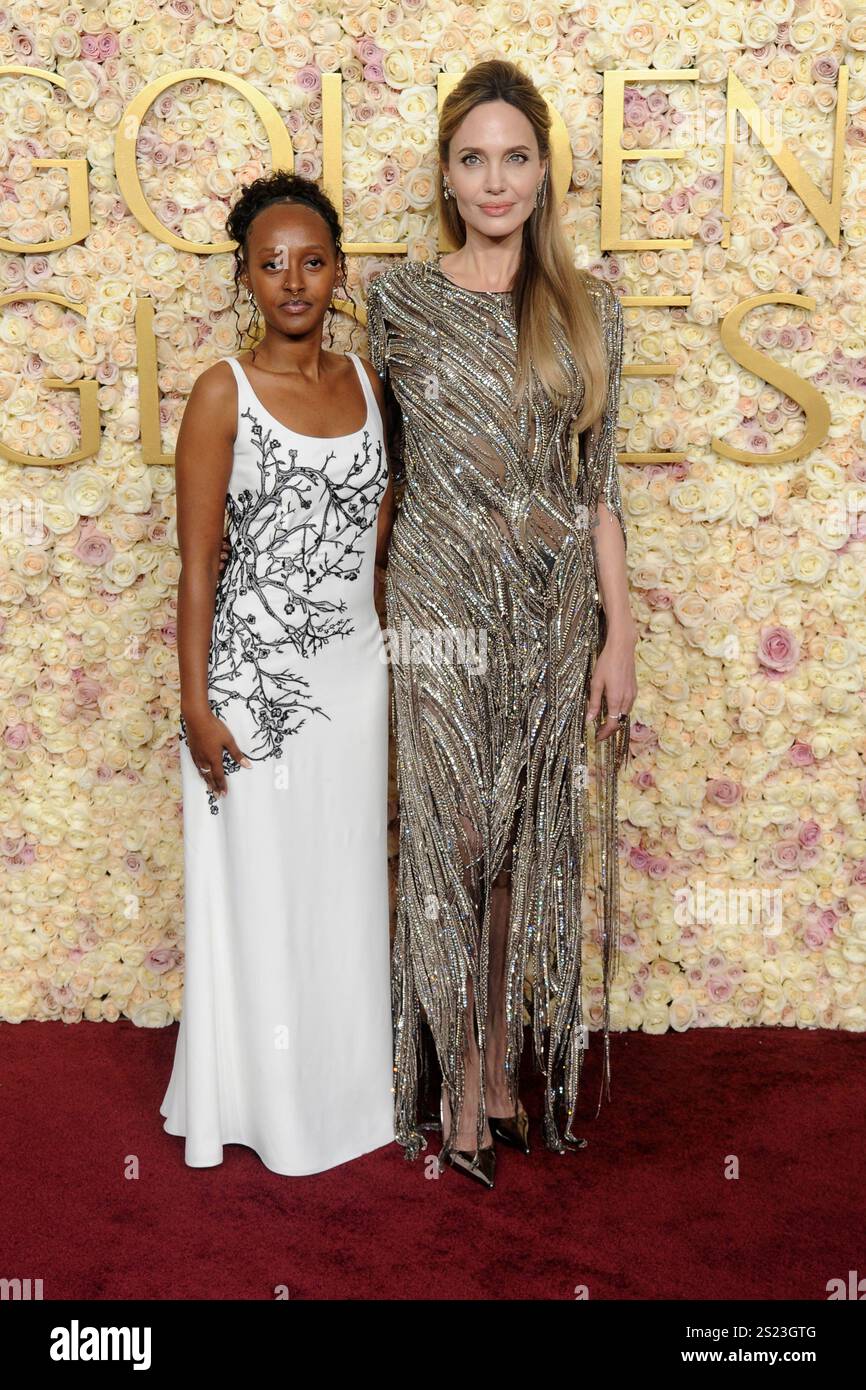 angelina jolie golden globes dress 1998 Angelina Jolie in Randolph Duke Couture at the 1998 Emmy Awards : r/whatthefrockk