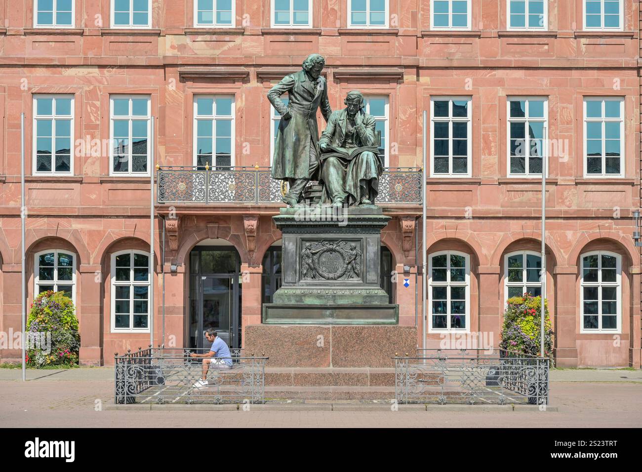 Brüder-Grimm-Nationaldenkmal, Neustädter Rathaus, Neustädter Markt ...