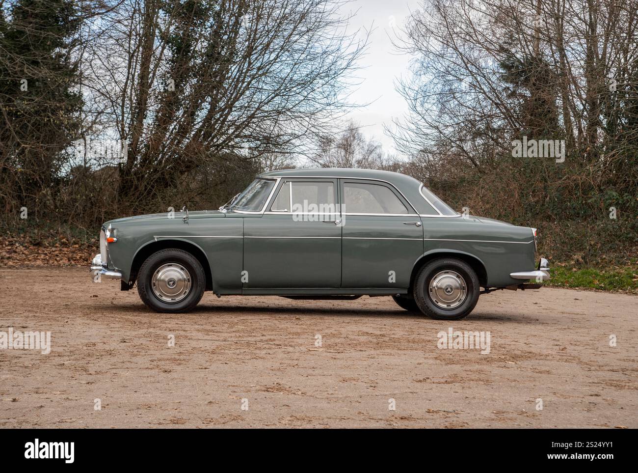 1963 Rover P5 3 Litre classic 1960s British saloon car Stock Photo - Alamy