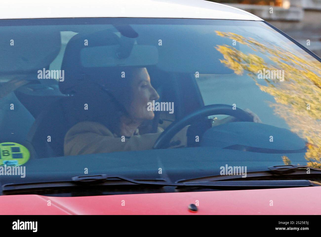 Paloma Rocasolano arrives at Jesús Ortiz's home to celebrate Three