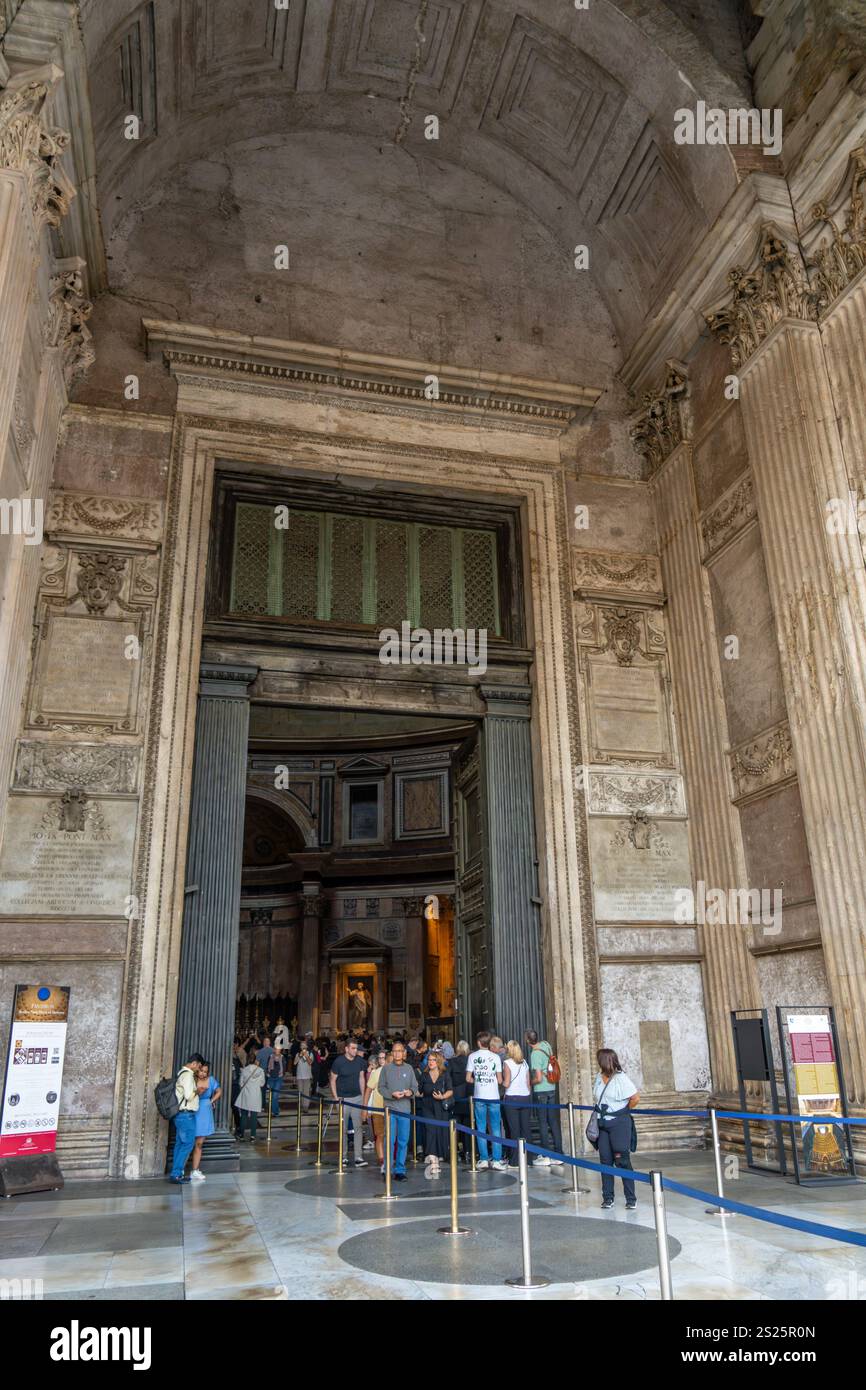 The doorway of the Pantheon in the Piazza della Rotunda in Rome, Italy ...