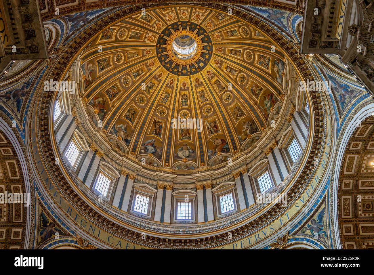 Mosaic in saint peters basilica hi-res stock photography and images - Alamy