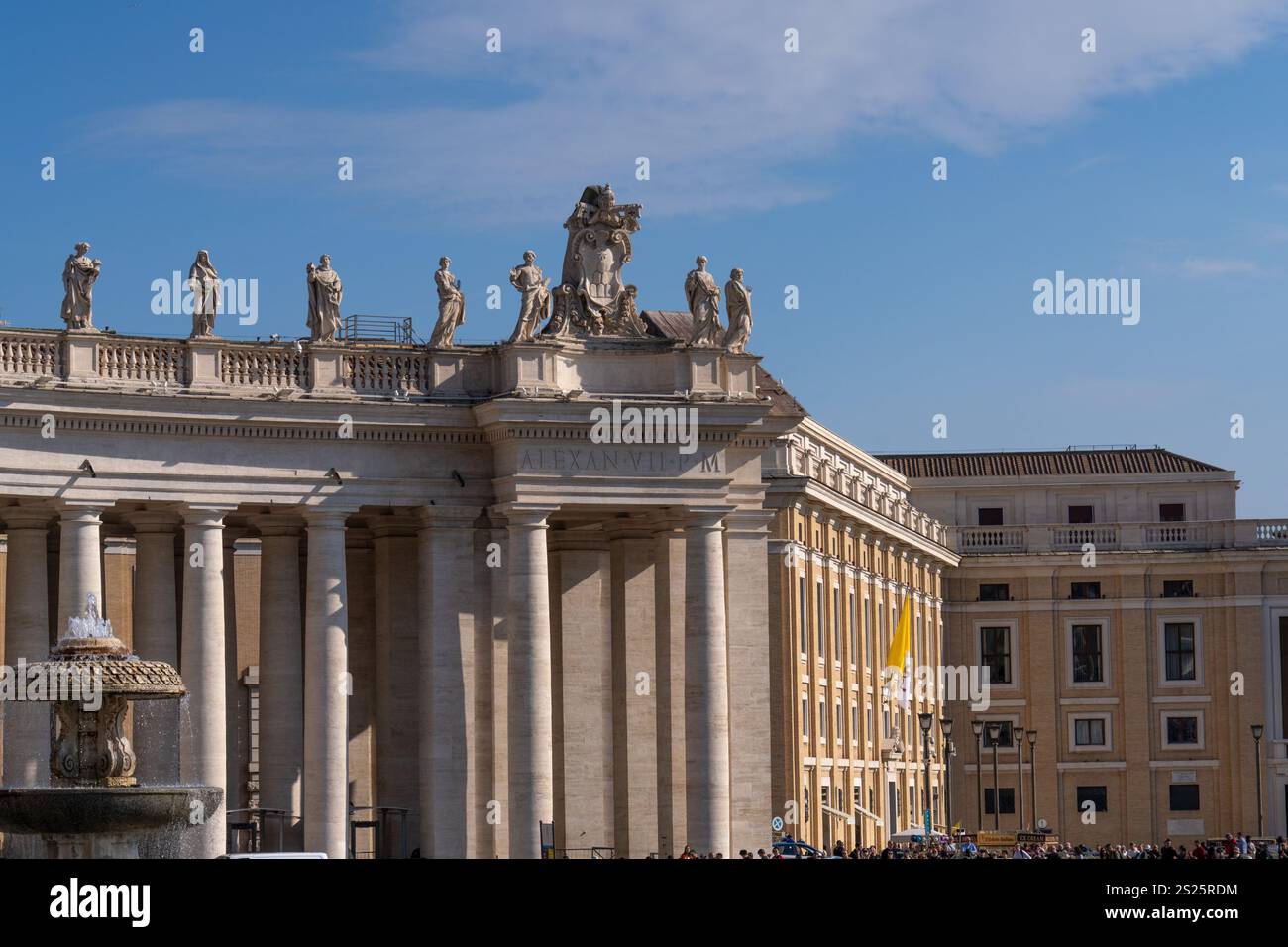 Statues on top of the portico around Saint Peter's Square in Vatican ...
