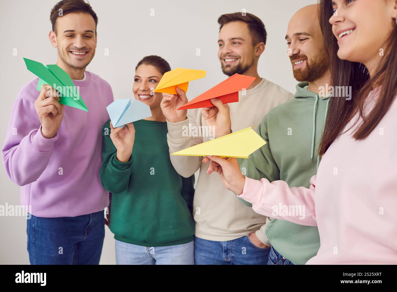 Teamwork friends smile business hi-res stock photography and images - Alamy