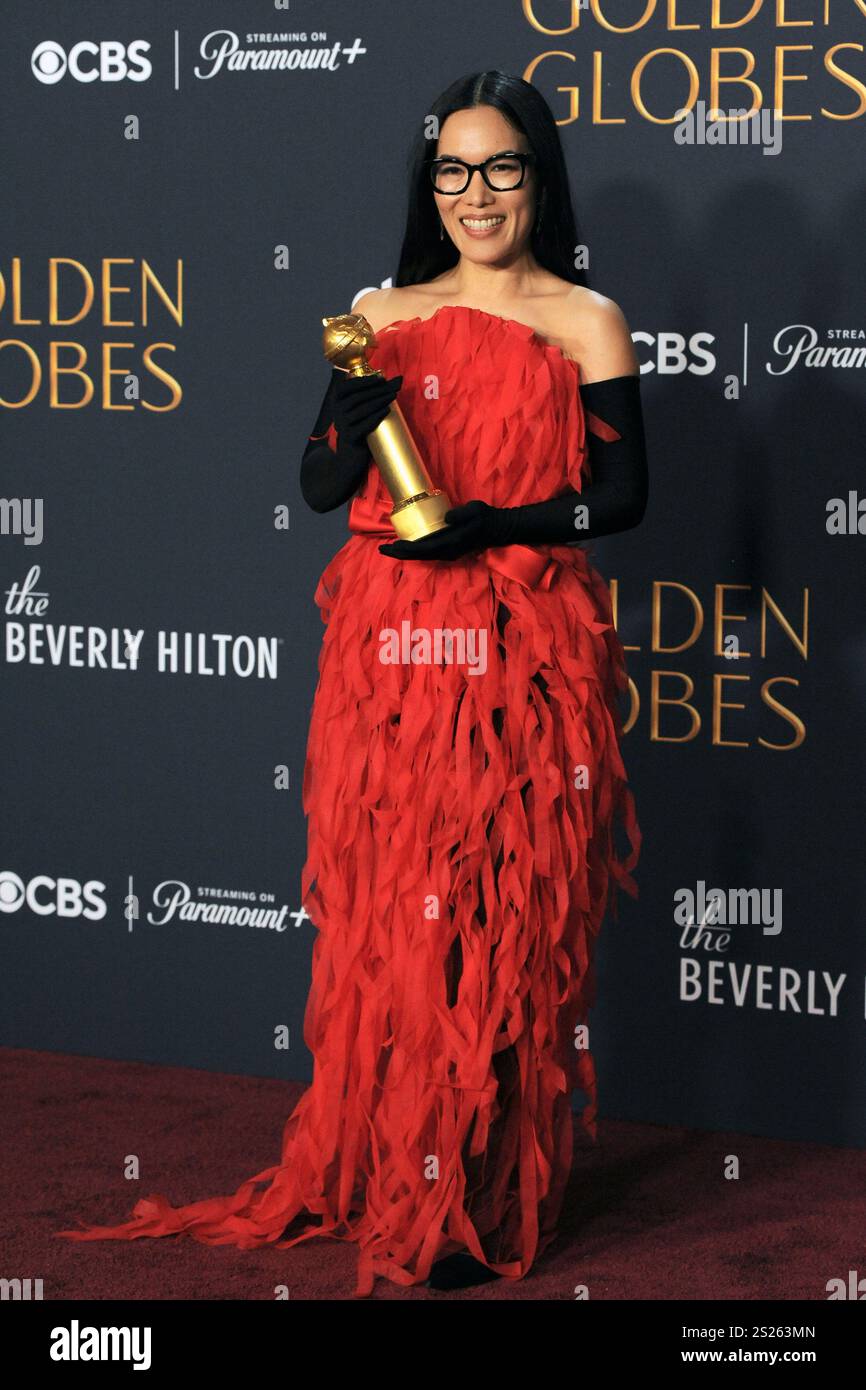 ali wong red dress Ali Wong Brings Red Couture to the Golden Globes