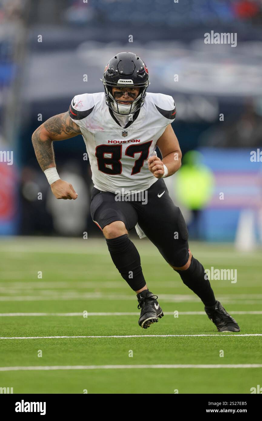 Houston Texans tight end Cade Stover (87) runs a route during the
