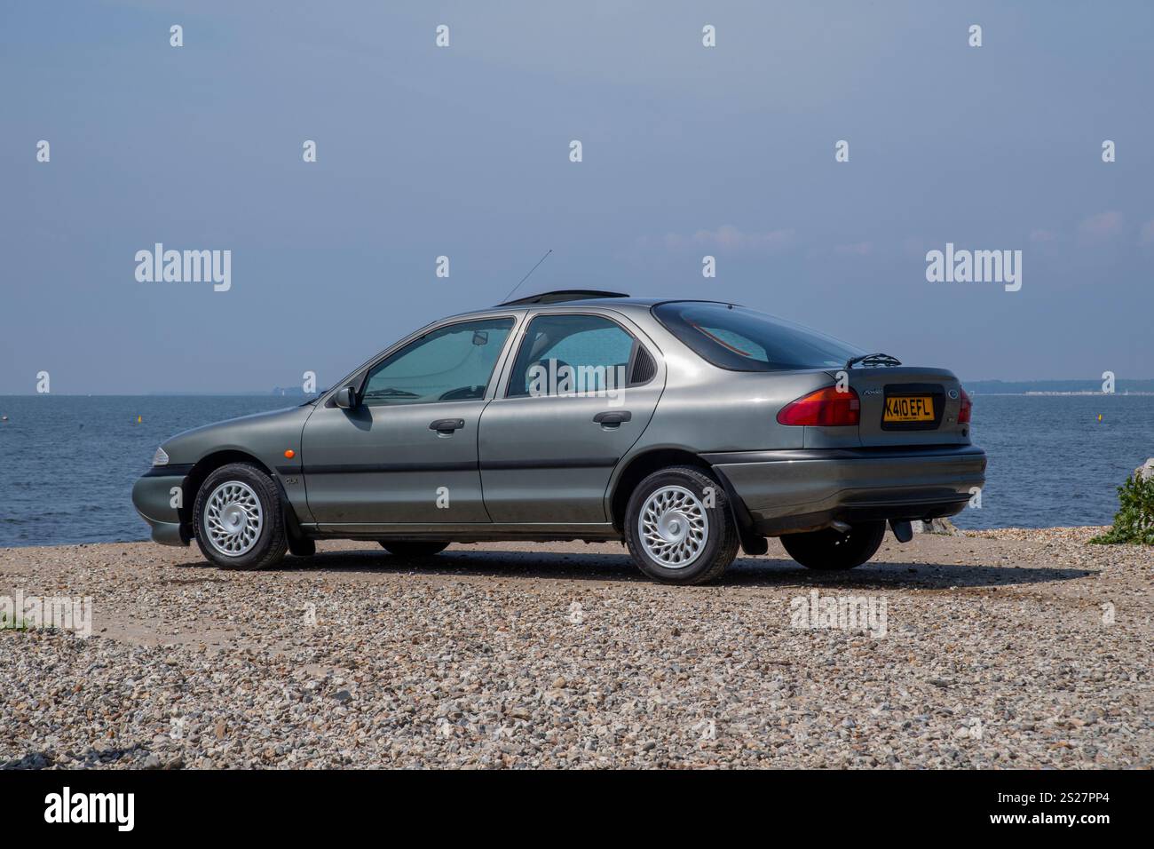 1993-mk1-ford-mondeo-one-of-the-first-mondeos-built-modern-classic