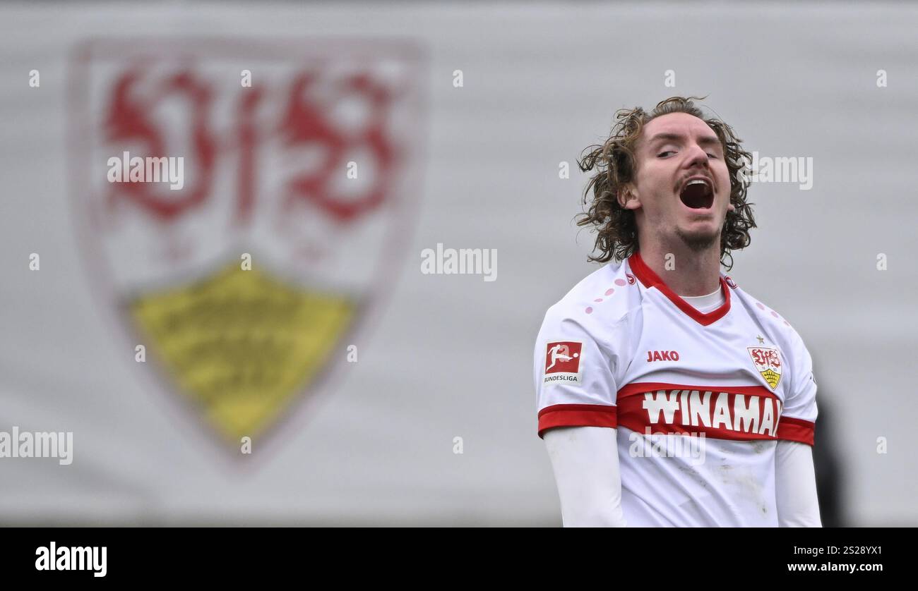 Nick Woltemade VfB Stuttgart (11) disappointed Gesture Gesture Crest Logo VfB Robert-Schlienz-Stadion, Stuttgart, Baden-Wuerttemberg, Germany, Europe Stock Photo