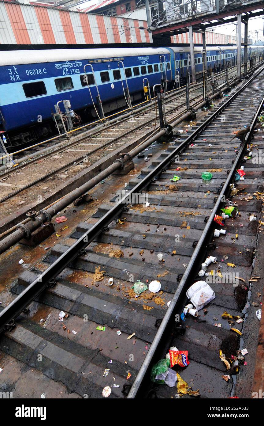 Lucknow railway hi-res stock photography and images - Alamy