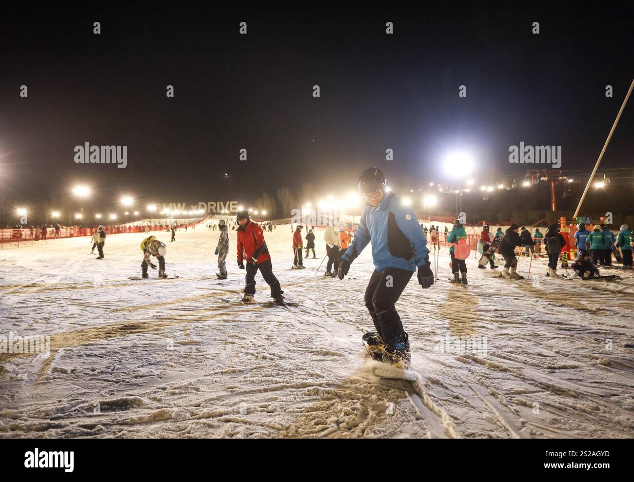 **CHINESE MAINLAND, HONG KONG, MACAU AND TAIWAN OUT** People enjoy ...