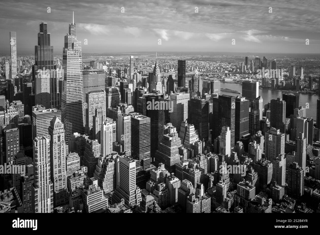 The iconic skyscrapers of new York seen from the Empire State Building ...